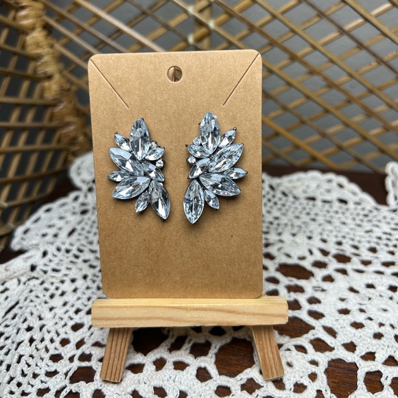 Cute Rhinestone statement earrings - Picture 5 of 7